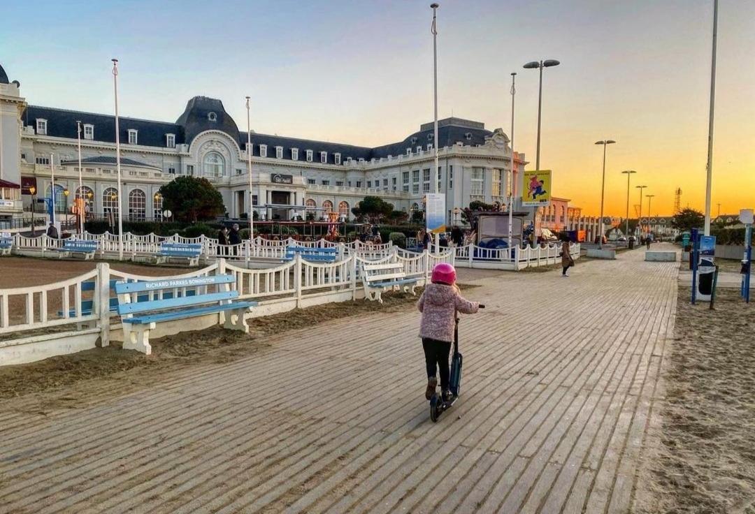 Le Grand Large "Superbe Studio Piscine Chauffee Du 1 Juin Au 15 Septembre" Trouville-sur-Mer Dış mekan fotoğraf